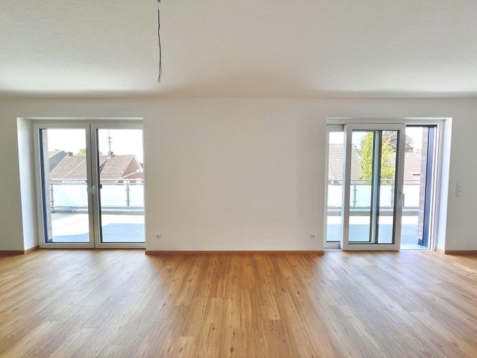 Erstbezug Neubau-Penthousewohnung – Wohnen/ Kochen/ Essen