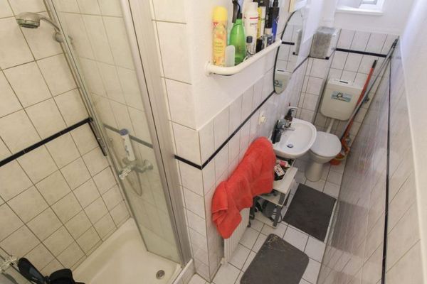 Gepflegte 2-Zimmer-Wohnung mit Einbauküche – attraktive Gelegenheit für Kapitalanleger