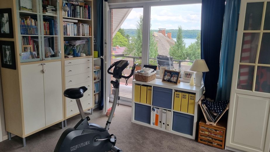 Gästezimmer mit Balkon