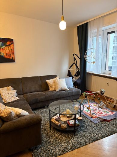 Schöne Vierzimmer-Altbauwohnung mit Balkon in Innenstadtnähe – Foto 6