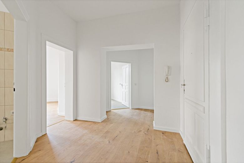 Sanierte 2-Raumwohnung in der Freiimfelder Straße! – Flur
