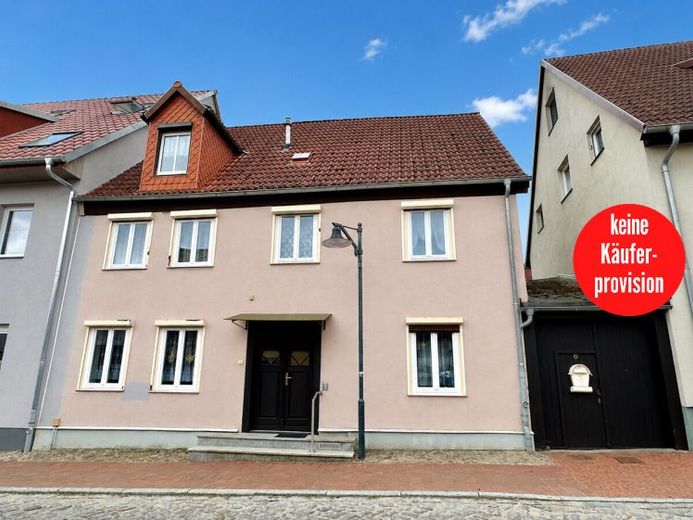 HORN IMMOBILIEN ++ Reihenmittelhaus in Burg Stargard, zentrale Lage – Foto 1