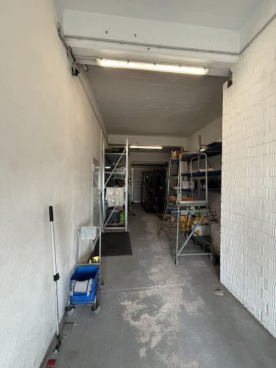 Vielseitiger Gewerbestandort mit Büro-, Lager- und Hallenflächen in Volkmarsen – kleines Palettenlager
