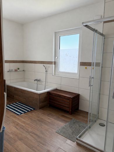 -Senza provvigione- Moderna villa urbana con garage a Bad Schwalbach – Vollbad Obergeschoss