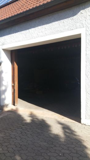 Einfahrt Garage