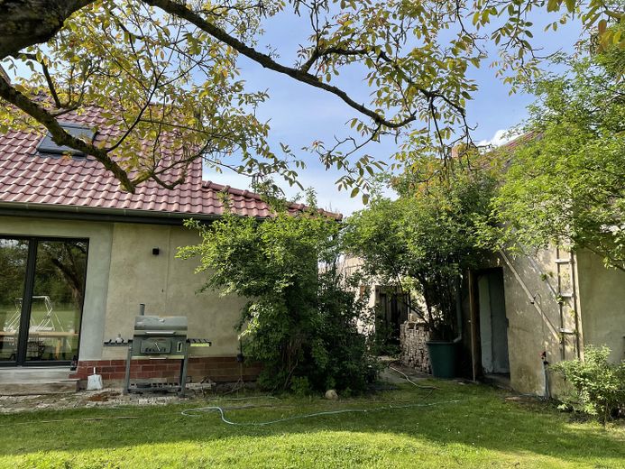 Dream property with house in the Uckermark – right in the biosphere reserve, water and forest – Haus und Nebengelass