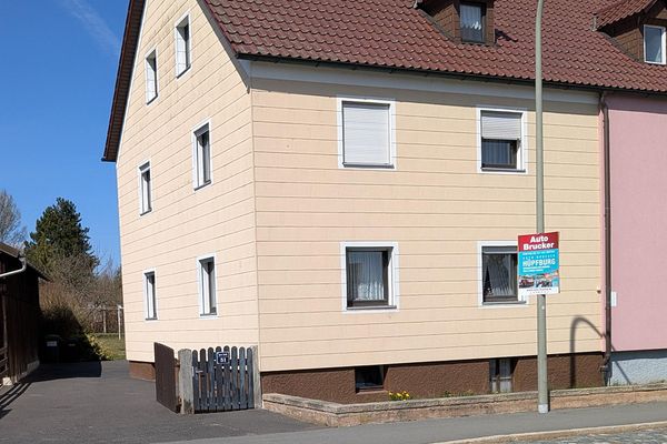 Casa bifamiliare ben tenuta in vendita a Waldsassen