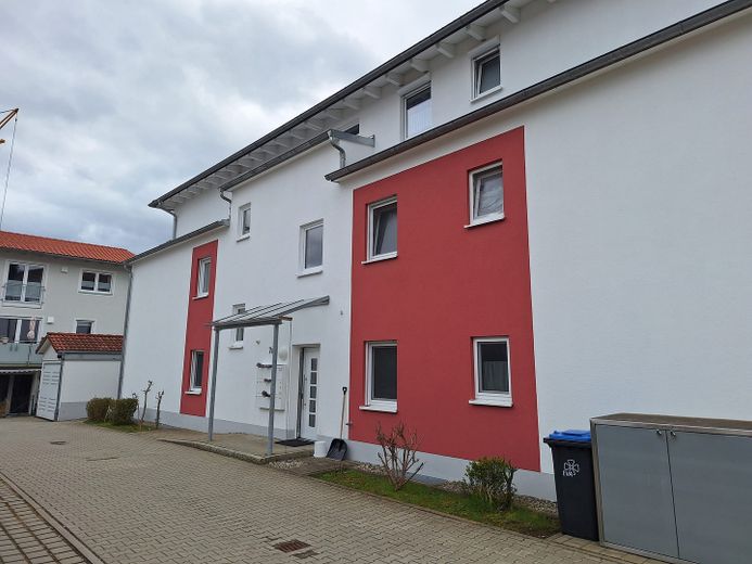 Zentral gelegene 80qm-Wohnung mit großem Sonnenbalkon – Gebäudeansicht