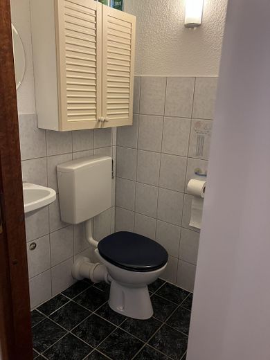Appartamento di 3,5 locali a Esslingen St. Bernhardt da privato – separates WC
