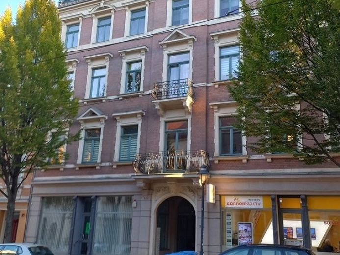 Zentrumsnahe 1-R-Wohnung, Bahnhofstraße, Duschbad mit Fenster, abgeschl. PKW-Stellplätze im Hof – Foto 1