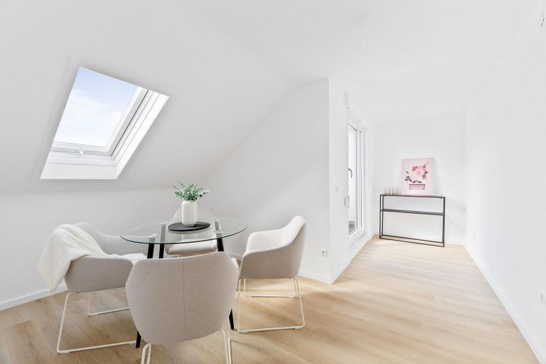 Esszimmer + Balkon