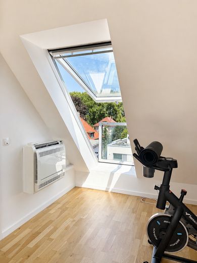 Agenturen & Freelancer aufgepasst! Exklusives Büro in Top Lage! – Klimaanlage und Dachbalkon