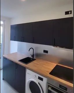 Helles WG-Zimmer in freundlicher Wohnung / Heidelberger Straße 23, Frankfurt / WE11 / 4.OG / Zi.2 – Küche