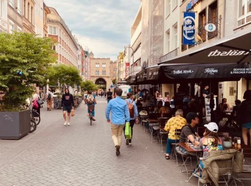 Straßenansicht