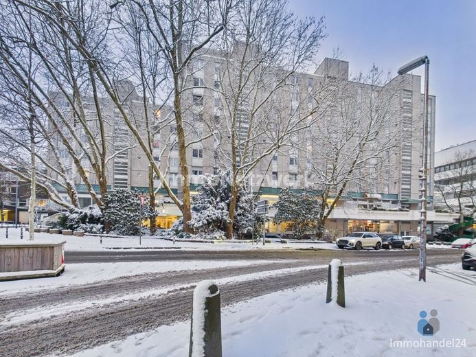 NEU***78 m² große, schicke ETW in TOPLAGE mit Balkon und TG Stellplatz***NEU – Front