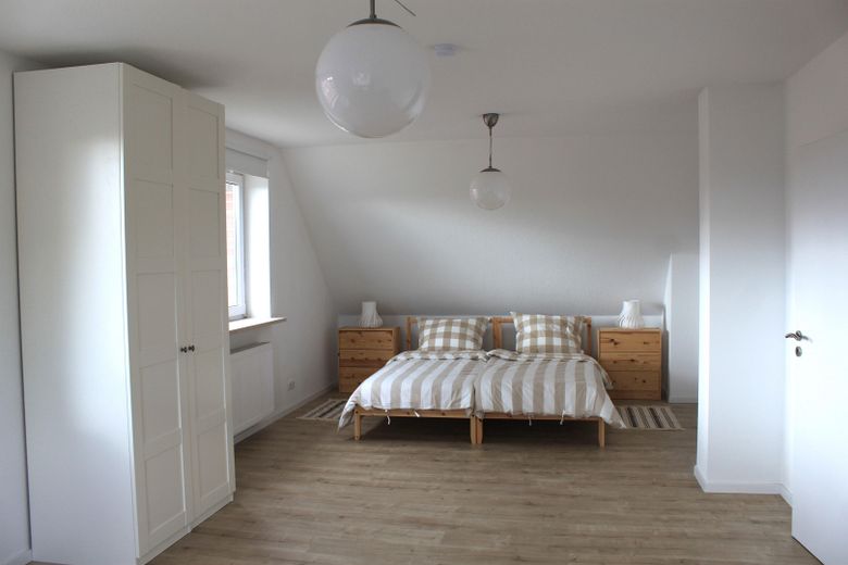 Schlafzimmer 2, OG