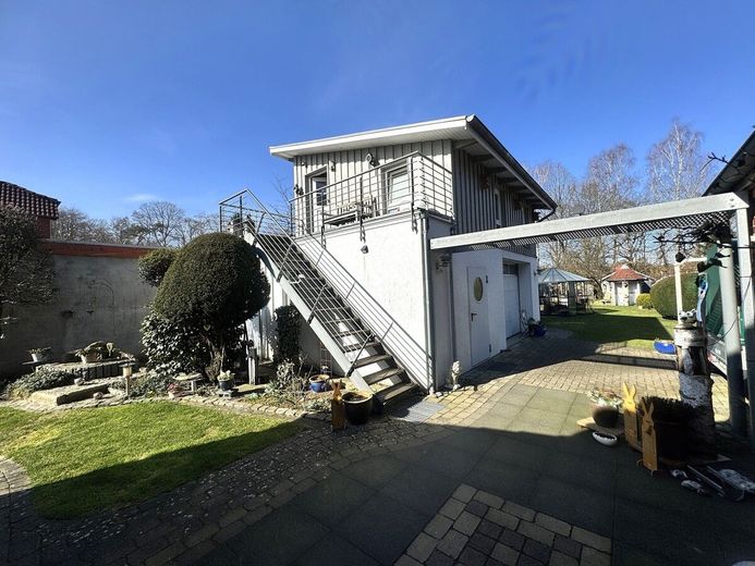Im Herzen von Rotenburg: vielseitig nutzbares Anwesen,  geeignet als Gewerbe und Wohnraum – Neubau Eingang