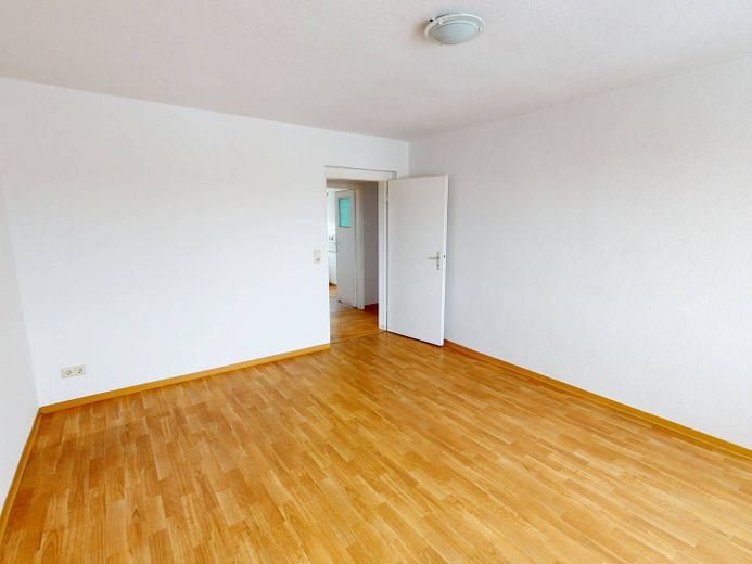 Appartement lumineux de 3 pièces avec salle de bains équipée d’une baignoire – Ansicht II: Wohn- und Esszimm…