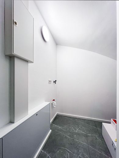 Abstellraum mit WM Anschluss