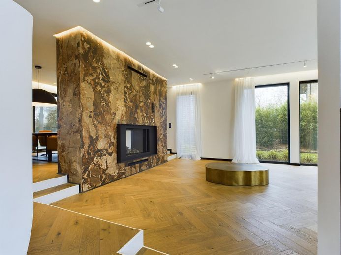 Exklusive Villa der Extraklasse in begehrter Wohnlage – Foto 2