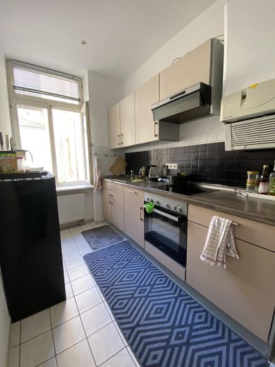 Appartement 1 pièce avec cuisine et salle de bains, pour célibataires ou couples, en face de la zone piétonne, Rheinstr. Wiesbaden – Photo 1