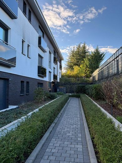 Beautiful 1-room apartment "for rent to students only" – Eingangsbereich