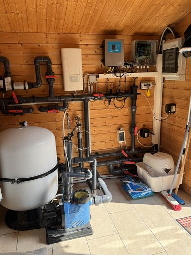 Vendita da privato - casa bifamiliare/casa multigenerazionale su terreno in diritto di superficie a Kaarst Mitte – Pooltechnik