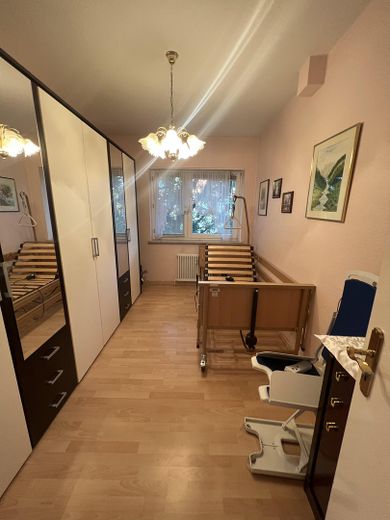 Traumhafte 4 Zimmer Wohnung mit unverbautem Blick – Zimmer 4