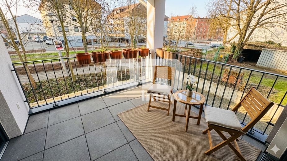 Moderne 4 Zimmer HP / EG Wohnung mit 2 Bädern und großer Terrasse direkt an der Uni – Loggia / Terrasse