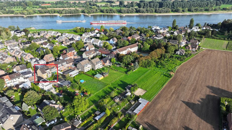 Haus + Rhein + Felder Einklang