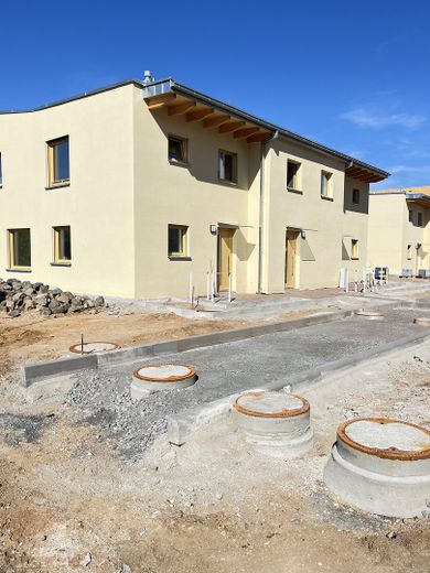 PKW Stellplatz+Fahrradständer