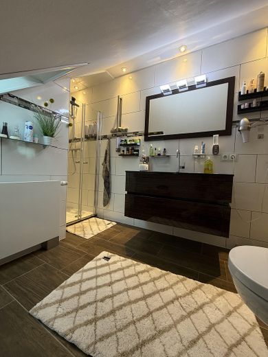 Casa rural con factor WOW: grandes naves, jardín de ensueño y cocina exterior de lujo – Foto 6