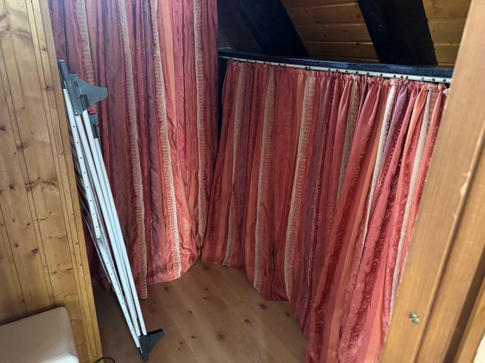 Casa con tetto spiovente sul bellissimo lago Freilinger See nel villaggio turistico – completamente arredata – Foto 13