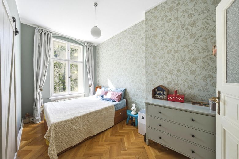 En yüksek standartlar için - Akazienkiez’de tasarım dairesi – Schlafzimmer mit Ankleide