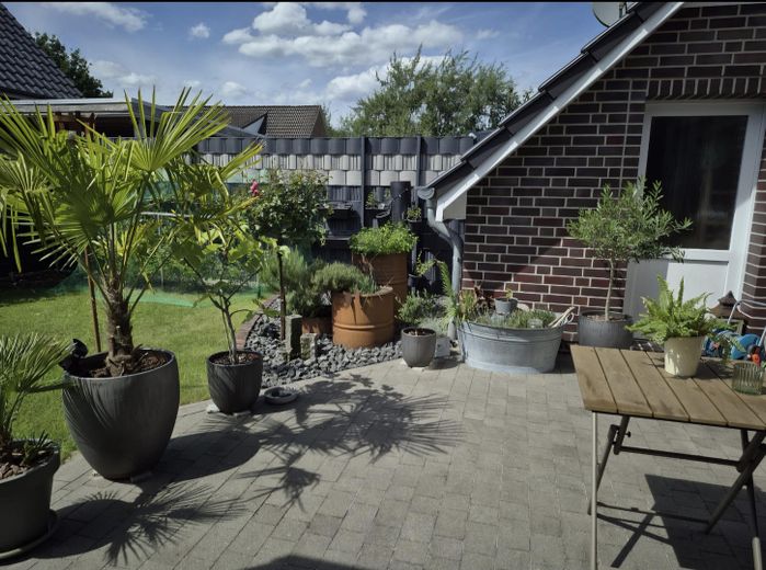 Schöne moderne Doppelhaushälfte in begehrter Lage in Tannenhausen – Terrasse / Garten