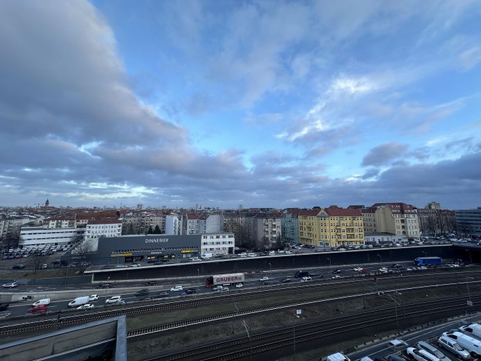 Direct beschikbaar in City-West: appartement met uitzicht op de skyline + ondergrondse parkeergarage – Aussicht