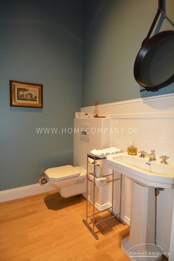 Appartamento duplex di lusso nel cuore di Charlottenburg, Berlino, arredato. – fc91fda541045f2772b59378ac1d407726bd7c16.jpg