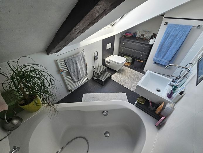 Provisionsfrei! Helle Dachfeschosswohung mit grossem Garten – Foto 9