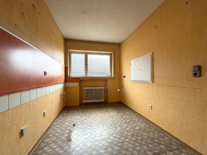Freistehendes 2-Familienhaus * in MÜHLHAUSEN – EG, Küche