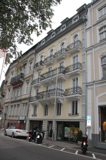 Außenansicht Gebäude gesamt 