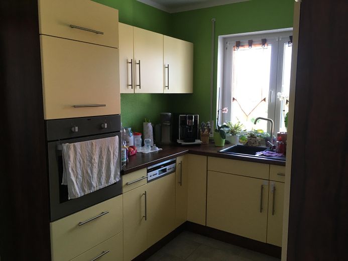 Appartement moderne de 3 pièces avec prestations haut de gamme, balcon et deux carports – Küche_2