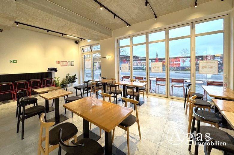 Nachmieter gesucht: Etabliertes italienisches Restaurant am Boxhagener Platz – Gastraum