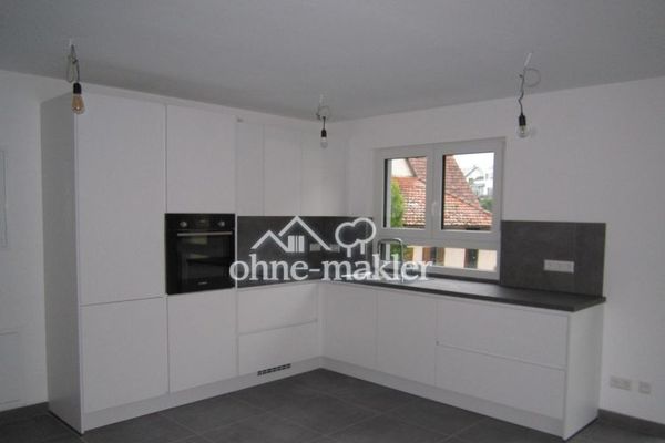 Neubau 2,5-Zimmer-Wohnung 2. OG in Herrenberg mit Küche, Garage, Wallbox, gehobene Ausstattung