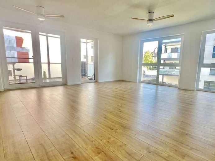 Zentrumsnah und Modern - 3 Zimmer NB Wohnung mit EBK, großem Balkon und TG – फोटो 1