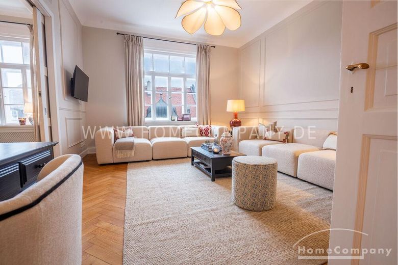 ***Klassische Eleganz in vollendeter Form – stilvoll sanierte Altbauwohnung mit Balkon in Bestlage Altbogenhausen – 1818a2a11dee58ec3d5896a8d277d950fd37154c.jpg
