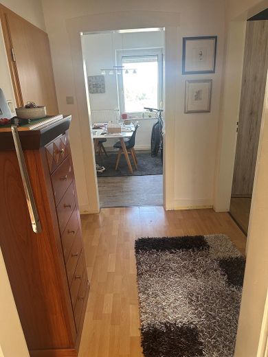 Gepflegte Wohnung 3 ZKB mit EBK und Garten – Flur