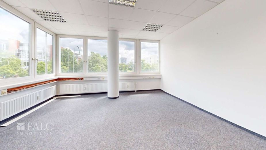 Modernisiertes Büro im 2.OG mit 5 TG-Stellplätzen / neben ADAC – Eckbüro2