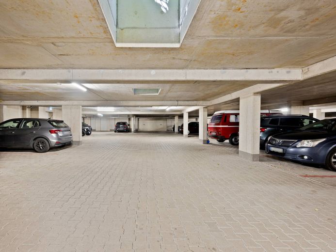 ¡Luminoso piso de 3 habitaciones en Dresde, Pieschen! – Ansicht II: Tiefgarage