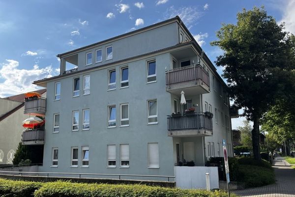 *** moderno apartamento en propiedad de 2 habitaciones en Erfurt con balcón y plaza de garaje subterránea