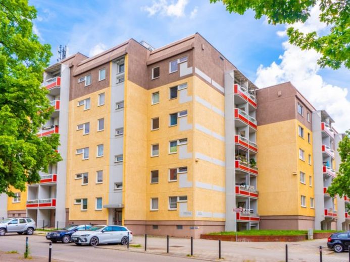 Erstbezug nach Sanierung! 3 Zimmer mit Balkon und Bad mit Dusche und Wanne – Foto 1
